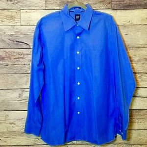 GAP CLASSIC FIT BUTTON UP SHIRT